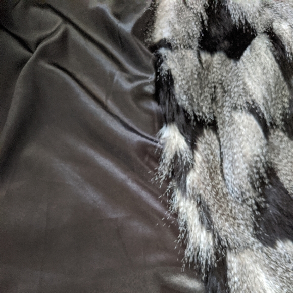 Forever21 Faux Fur Grey Black Coat - Picture 5 of 6